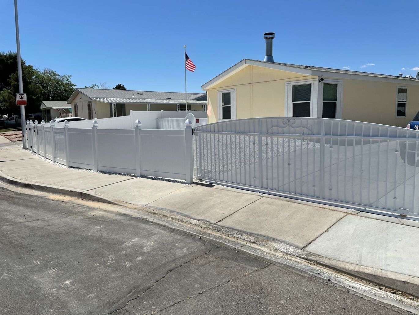 Commercial fence project