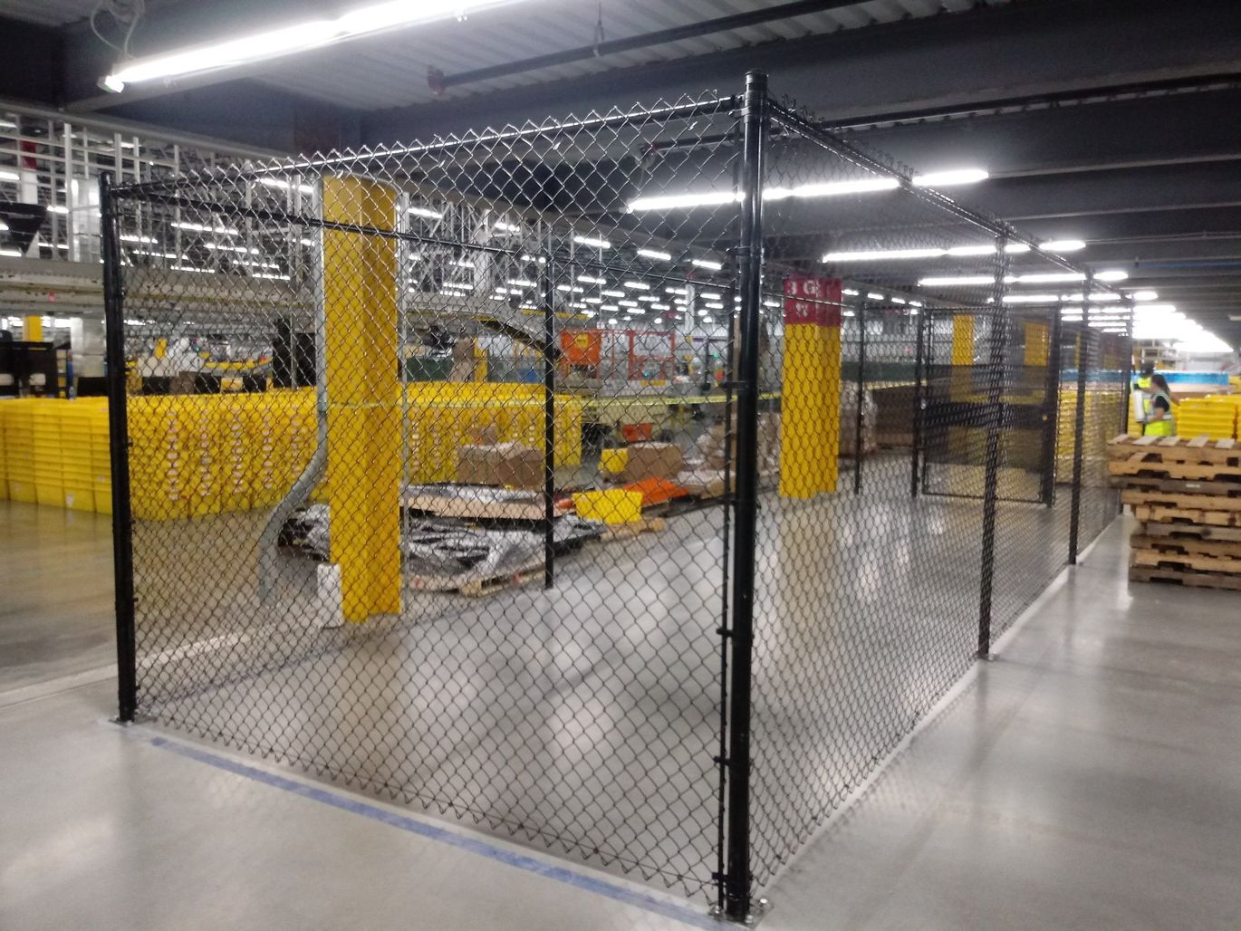 Black vinyl chain link enclosure