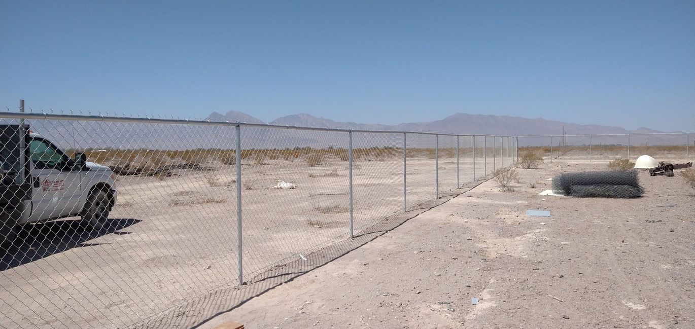 Commercial chain link fence